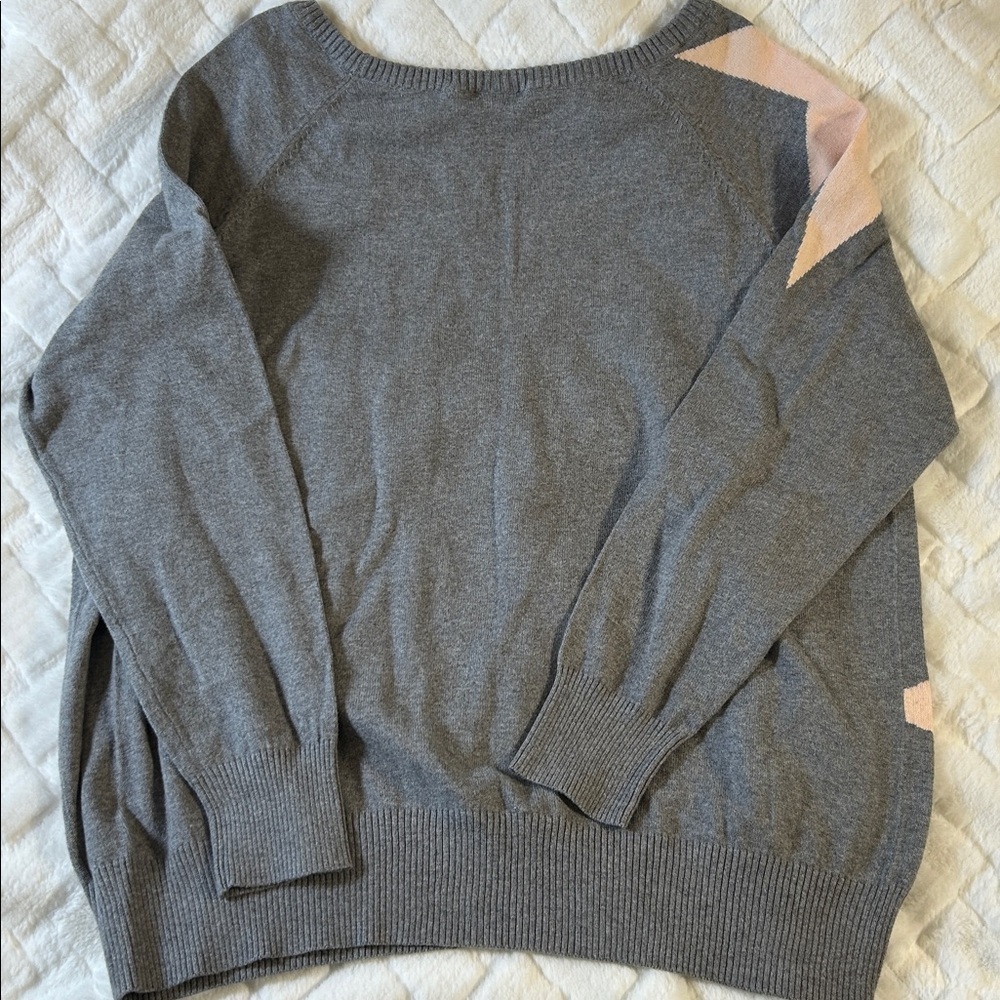 Torrid Gray and Light Pink Star Sweater size 2X or 2 in Torrid size - Picture 4 of 6